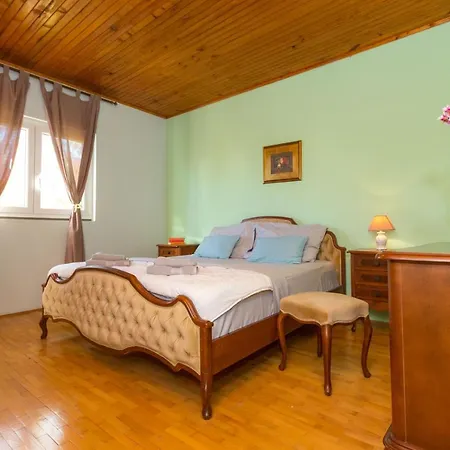 Vakantiehuis Holiday Bosko Ražanac